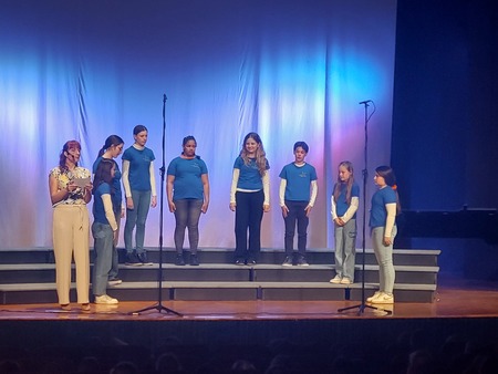 Mladinska vokalna skupina Glasbene šole IB (Elena Sedmak)